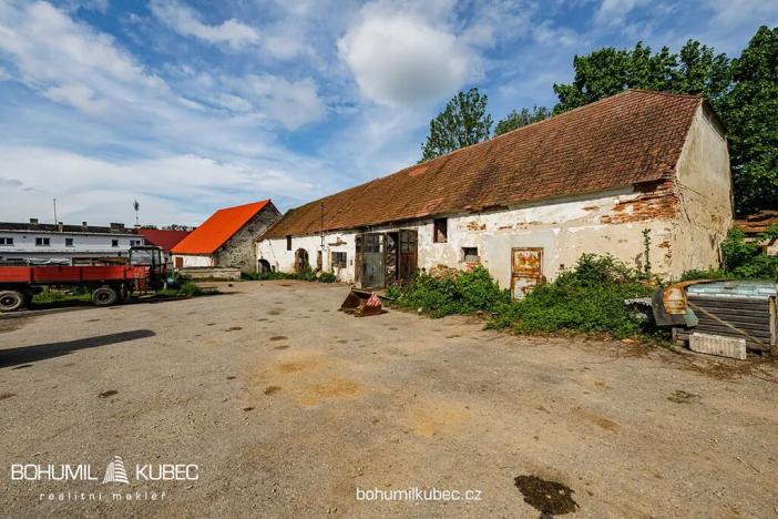 Pronájem zemědělského objektu, Budislav, 1376 m2