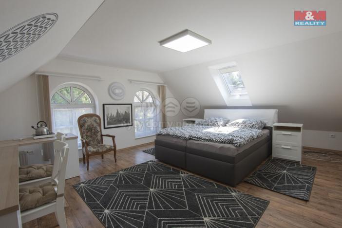Pronájem bytu 1+kk, Hradec Králové - Nový Hradec Králové, Emy Destinnové, 30 m2