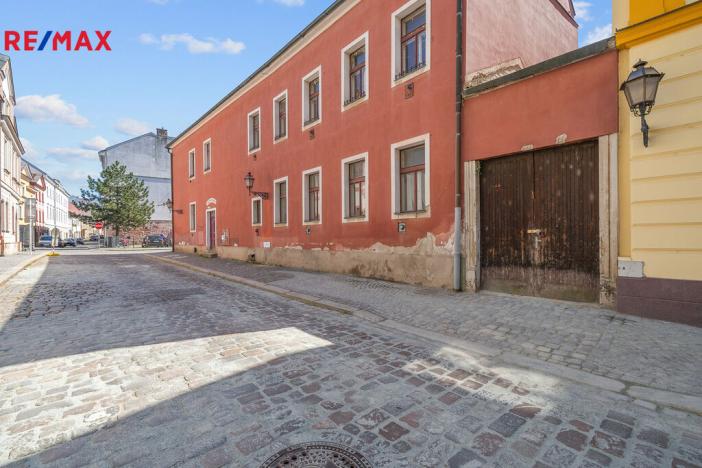 Pronájem historického objektu, Hradec Králové, Tomkova, 1502 m2