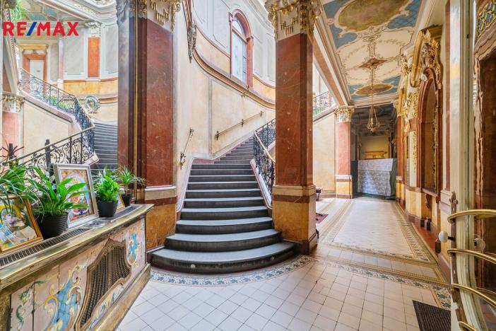 Pronájem historického objektu, Hradec Králové, Tomkova, 1502 m2