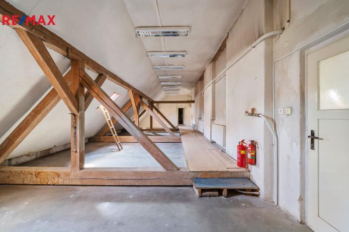 Prodej historického objektu, Hradec Králové, Tomkova, 1502 m2