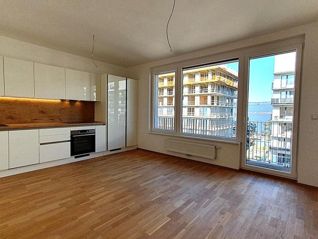 Pronájem bytu 2+kk, Praha - Vysočany, Smržových, 53 m2