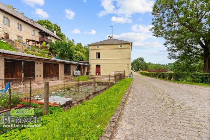 Prodej bytu 2+1, Kuks, 70 m2