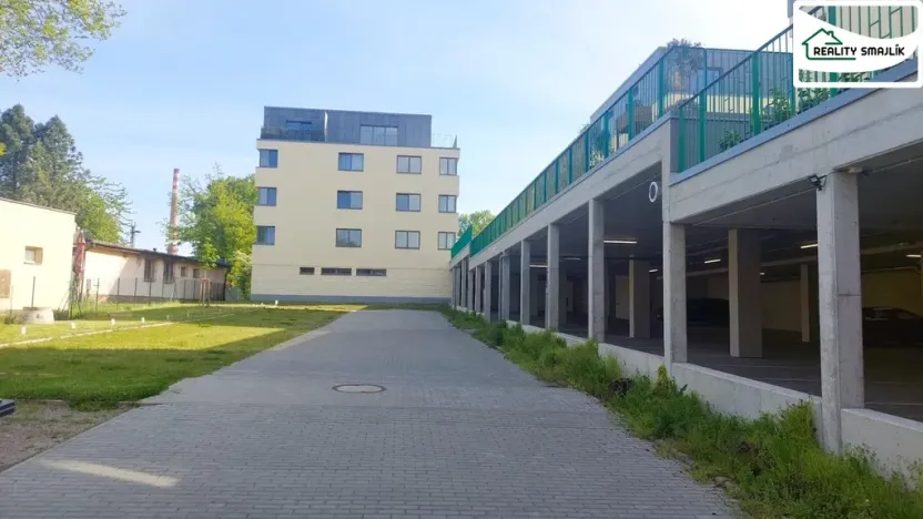 Pronájem garážového stání, Františkovy Lázně, Nádražní, 20 m2