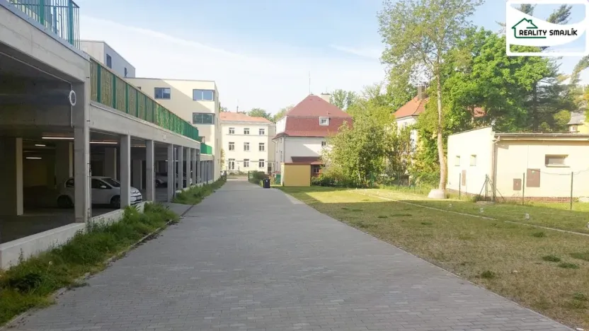 Pronájem garážového stání, Františkovy Lázně, Nádražní, 20 m2