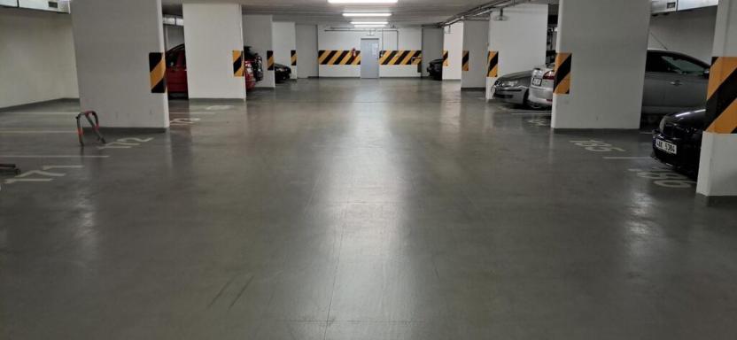 Prodej garážového stání, Praha - Strašnice, Názovská, 11 m2