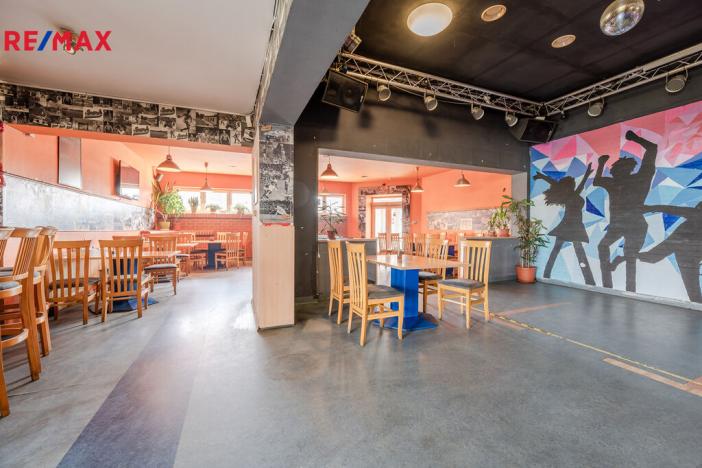 Prodej komerční nemovitosti, Jirkov, U Stadionu, 453 m2