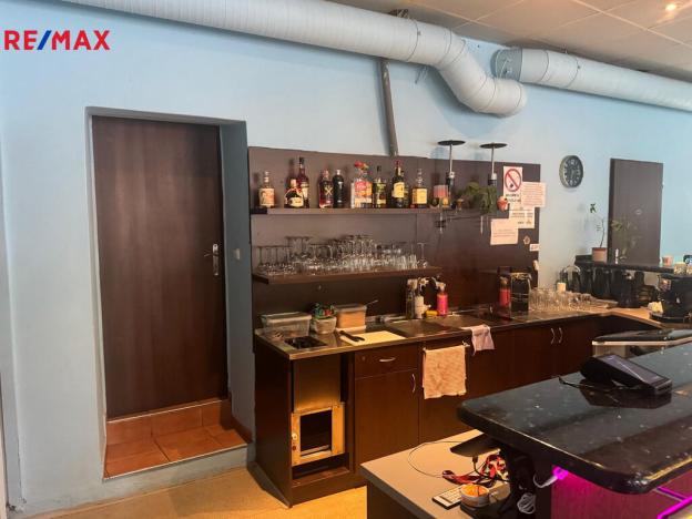 Pronájem obchodního prostoru, Napajedla, 100 m2