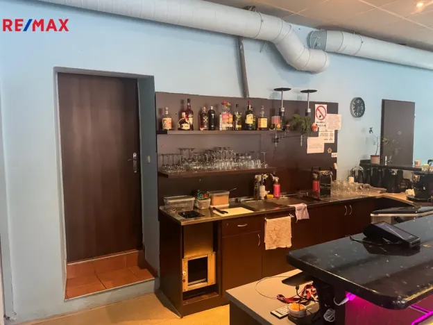 Pronájem obchodního prostoru, Napajedla, 100 m2