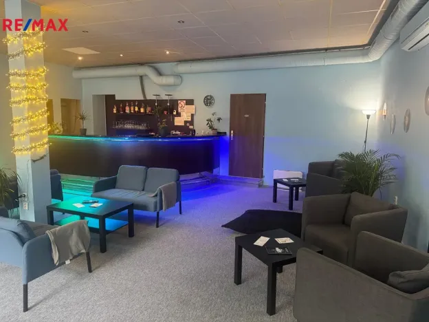 Pronájem obchodního prostoru, Napajedla, 100 m2