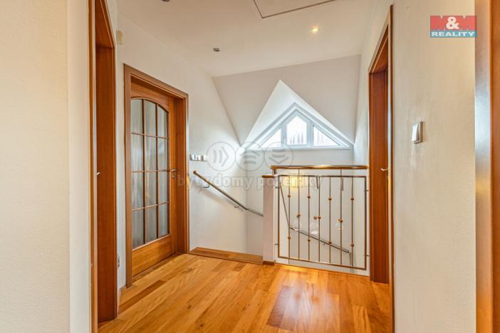 Prodej rodinného domu, Veltrusy, U Stadionu, 180 m2