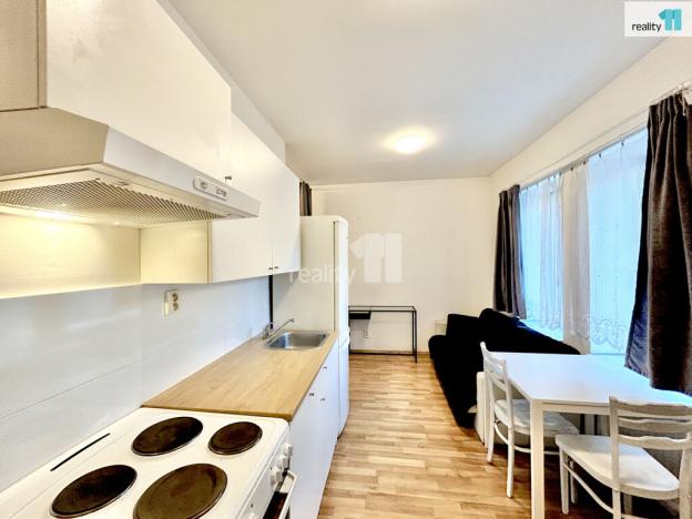 Pronájem bytu 1+kk, Praha - Hrdlořezy, Českobrodská, 24 m2