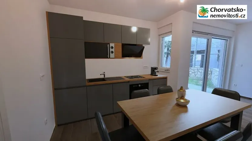 Prodej rodinného domu, Novalja, Chorvatsko, 110 m2
