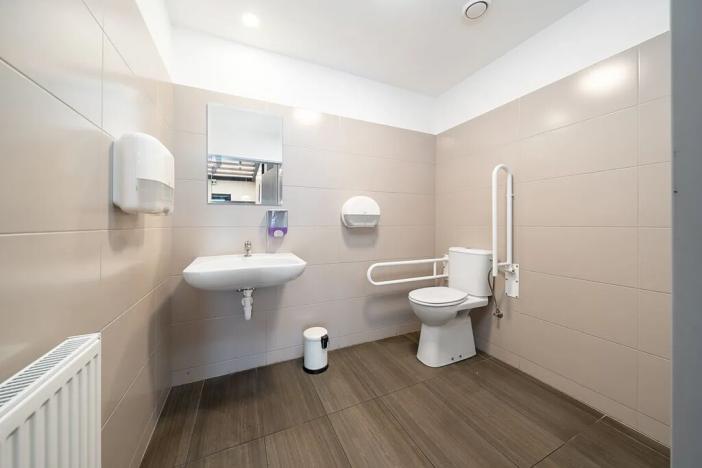 Prodej obchodního prostoru, Říčany, Černokostelecká, 73 m2