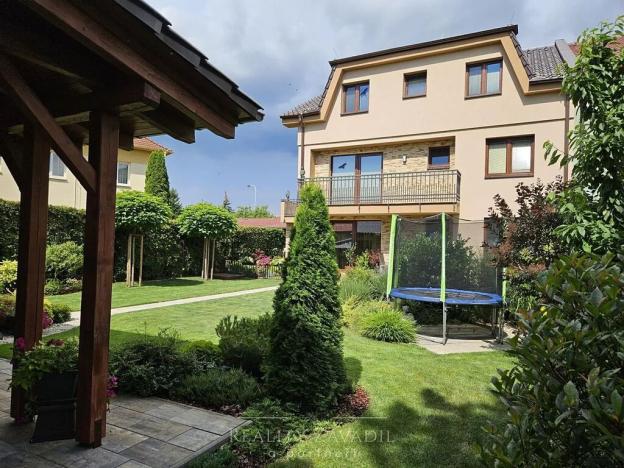 Prodej vily, Praha - Suchdol, Osvobození, 314 m2