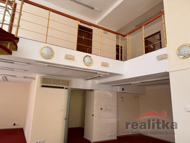 Pronájem kanceláře, Opava, Masarykova třída, 200 m2