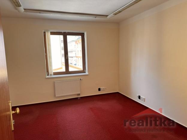 Pronájem kanceláře, Opava, Masarykova třída, 200 m2