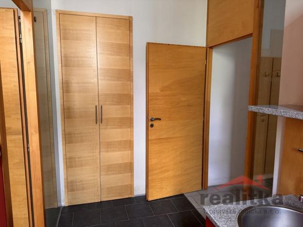 Pronájem kanceláře, Opava - Město, Růžová, 117 m2