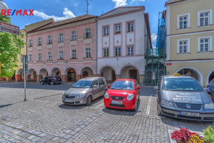Prodej bytu 2+1, Hostinné, Náměstí, 70 m2