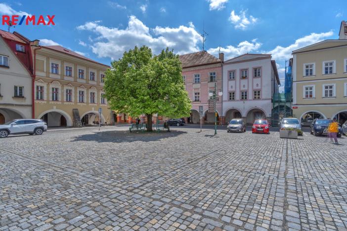 Prodej bytu 2+1, Hostinné, Náměstí, 70 m2