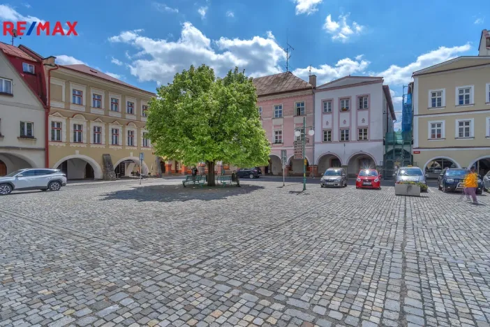 Prodej bytu 2+1, Hostinné, Náměstí, 70 m2