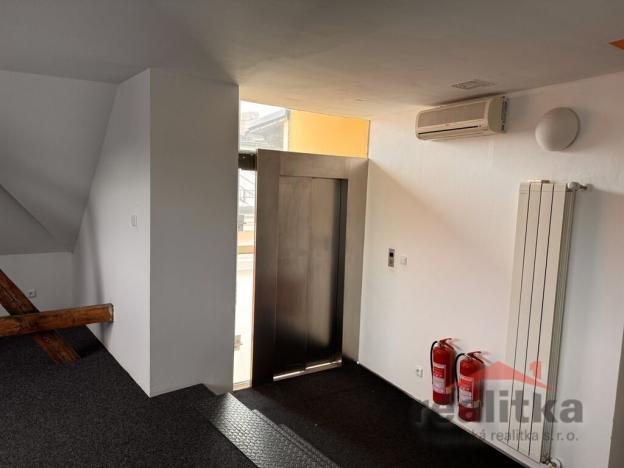 Pronájem kanceláře, Opava, Růžová, 117 m2