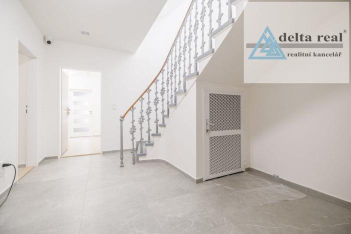 Prodej bytu 2+kk, Šumperk, Jesenická, 60 m2