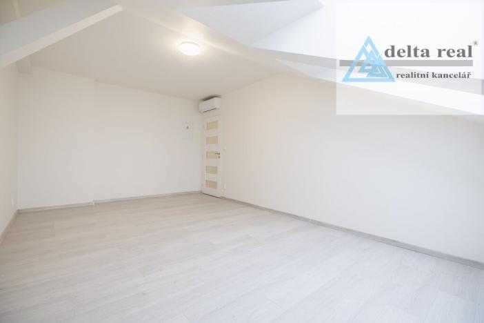 Prodej bytu 2+kk, Šumperk, Jesenická, 71 m2