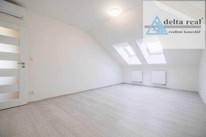 Prodej bytu 2+kk, Šumperk, Jesenická, 71 m2