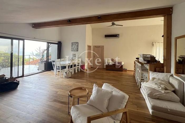 Prodej vícegeneračního domu, Splitska, Chorvatsko, 190 m2