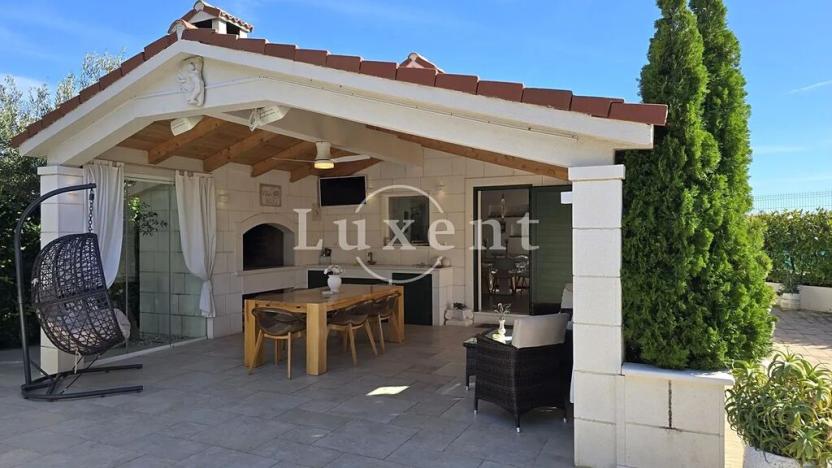 Prodej vily, Trogir, Chorvatsko, 135 m2