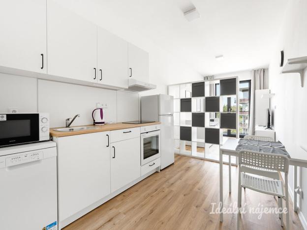 Pronájem bytu 1+kk, Praha - Kyje, Za černým mostem, 27 m2