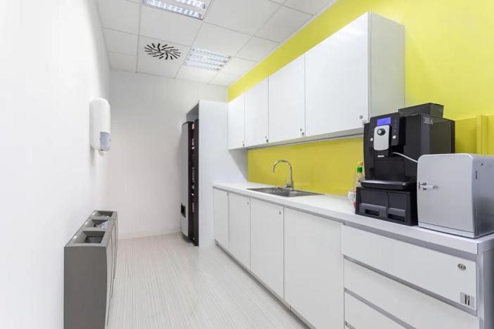 Pronájem kanceláře, Praha - Karlín, Rohanské nábřeží, 50 m2