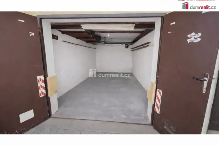 Pronájem garáže, Praha - Vokovice, K lánu, 18 m2