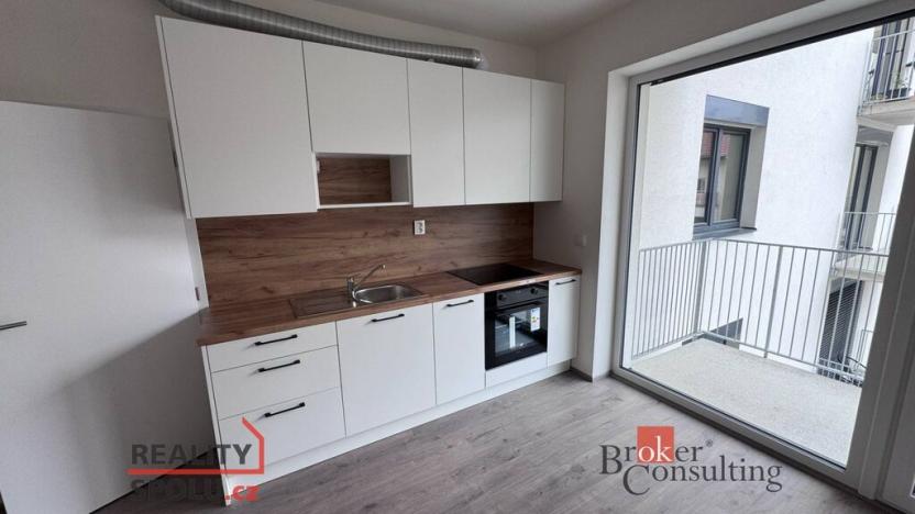 Pronájem bytu 1+kk, Brno - Trnitá, Křenová, 28 m2
