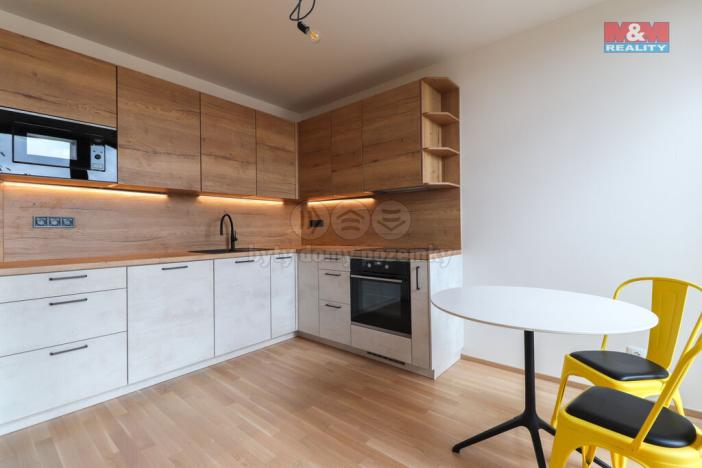 Pronájem bytu 2+kk, Praha, Nádražní, 65 m2