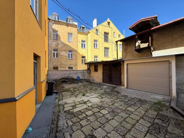 Prodej bytu 2+kk, Karlovy Vary, Svahová, 77 m2