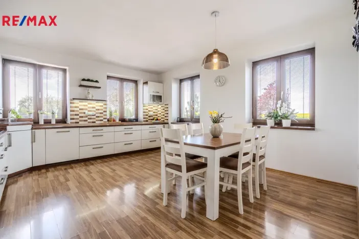 Prodej rodinného domu, Oponešice, 280 m2