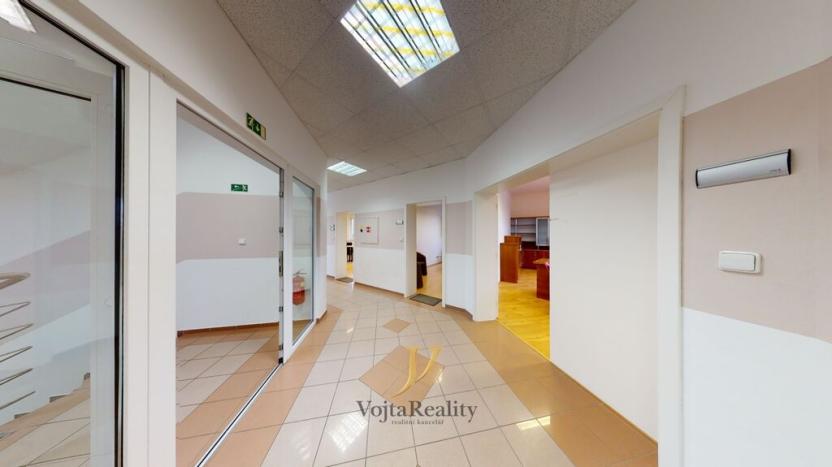 Pronájem kanceláře, Kožušany-Tážaly, 195 m2