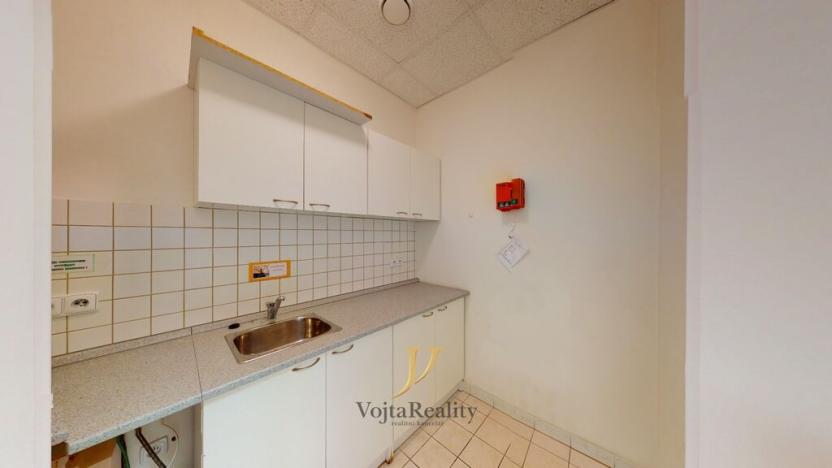 Pronájem kanceláře, Kožušany-Tážaly, 195 m2