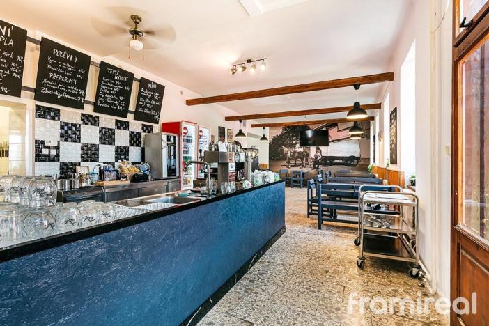 Prodej restaurace, Šatov, 340 m2