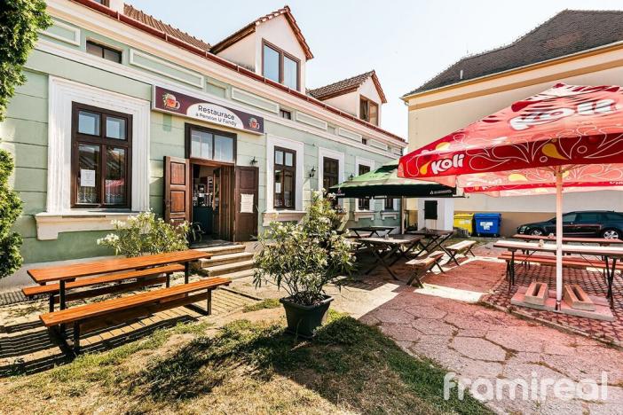 Prodej restaurace, Šatov, 340 m2