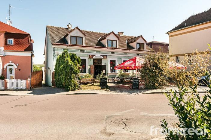 Prodej ubytování, Šatov, 340 m2