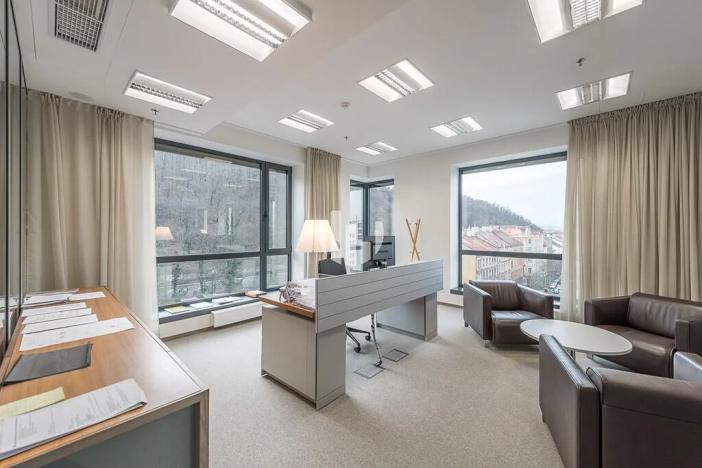 Pronájem kanceláře, Praha - Karlín, Pernerova, 595 m2