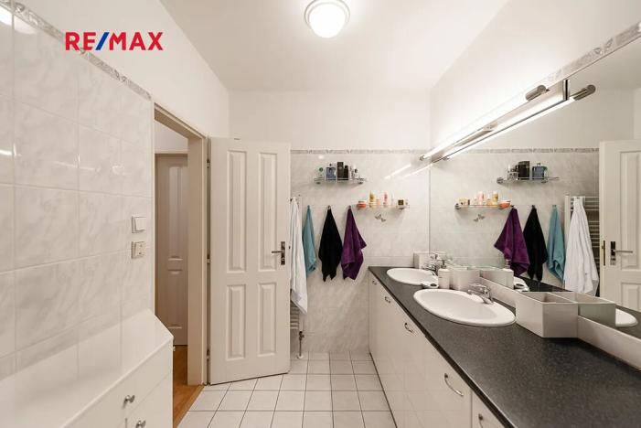 Prodej bytu 3+1, Praha - Libuš, V rohu, 107 m2