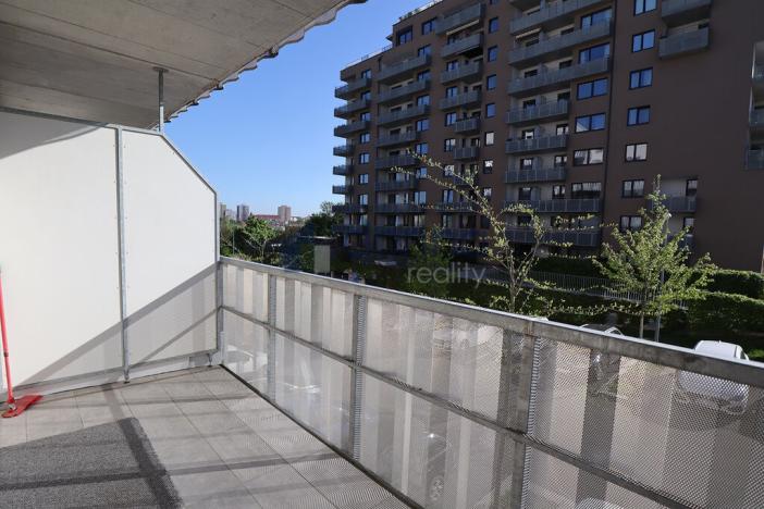 Pronájem bytu 1+kk, Praha - Strašnice, Zvěřinova, 38 m2