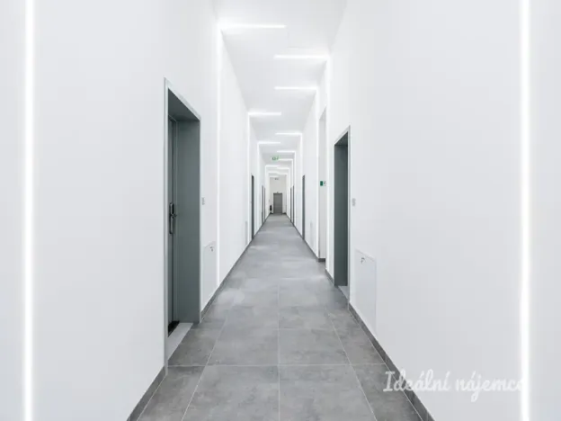 Pronájem bytu 1+kk, Praha - Kyje, Za černým mostem, 25 m2