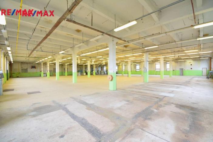 Pronájem výrobních prostor, Černožice, Sehnoutkova, 1422 m2