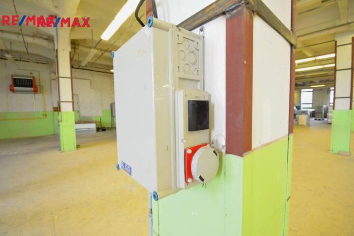 Pronájem výrobních prostor, Černožice, Sehnoutkova, 1422 m2