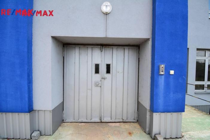 Pronájem výrobních prostor, Černožice, Sehnoutkova, 1422 m2